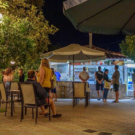 Des Roses Hotel Platanias  Zewnętrze zdjęcie